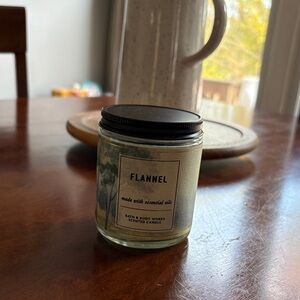 Bath & Body Works Flannel Candle with Black Lid